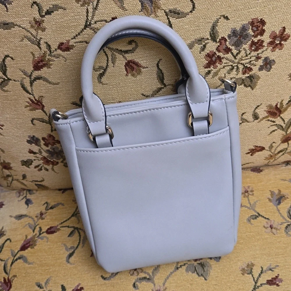 Final Offer. 😍😍😍😍True Religion handbag NWOT